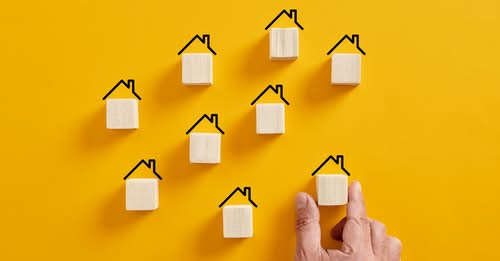 Expert Forecasts for the 2025 Housing Market header image.