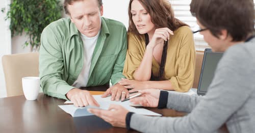 Hoping for (or Dreading) a Housing Crash? The Experts Just Weighed In. header image.