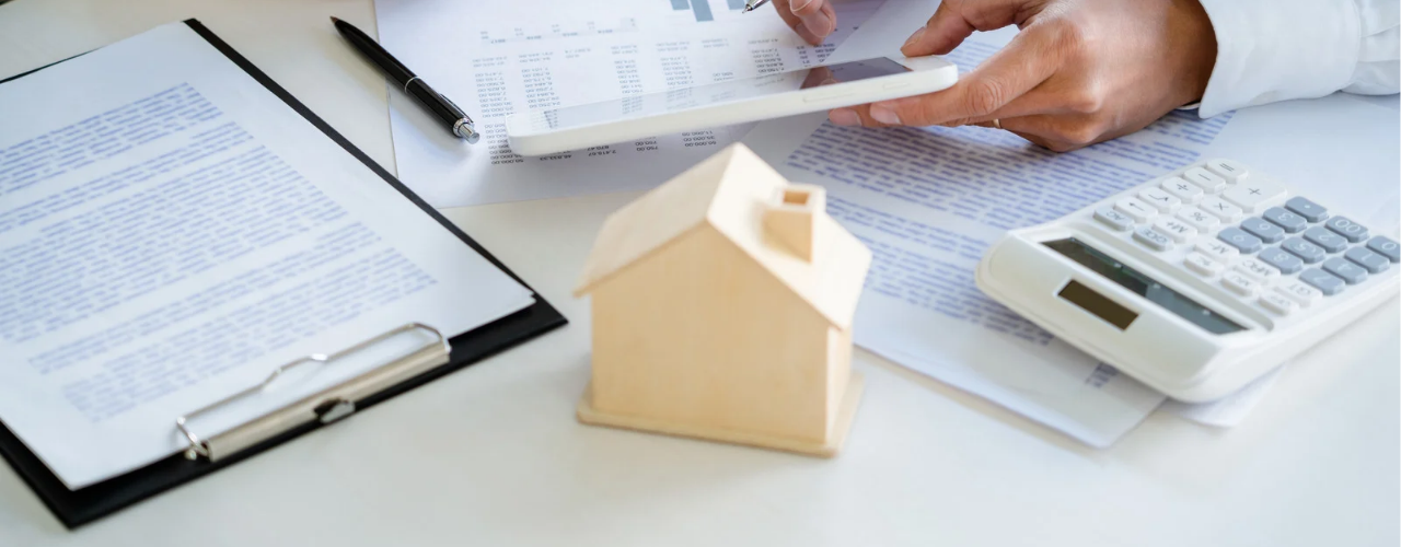 What's the Difference Between a Real Estate Referral Fee and a Standard Commission? header image.