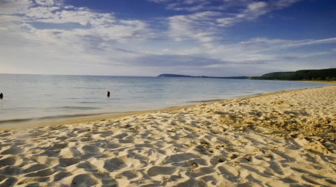 Essential Insights for Homebuyers: Navigating Northern Michigan Real Estate header image.