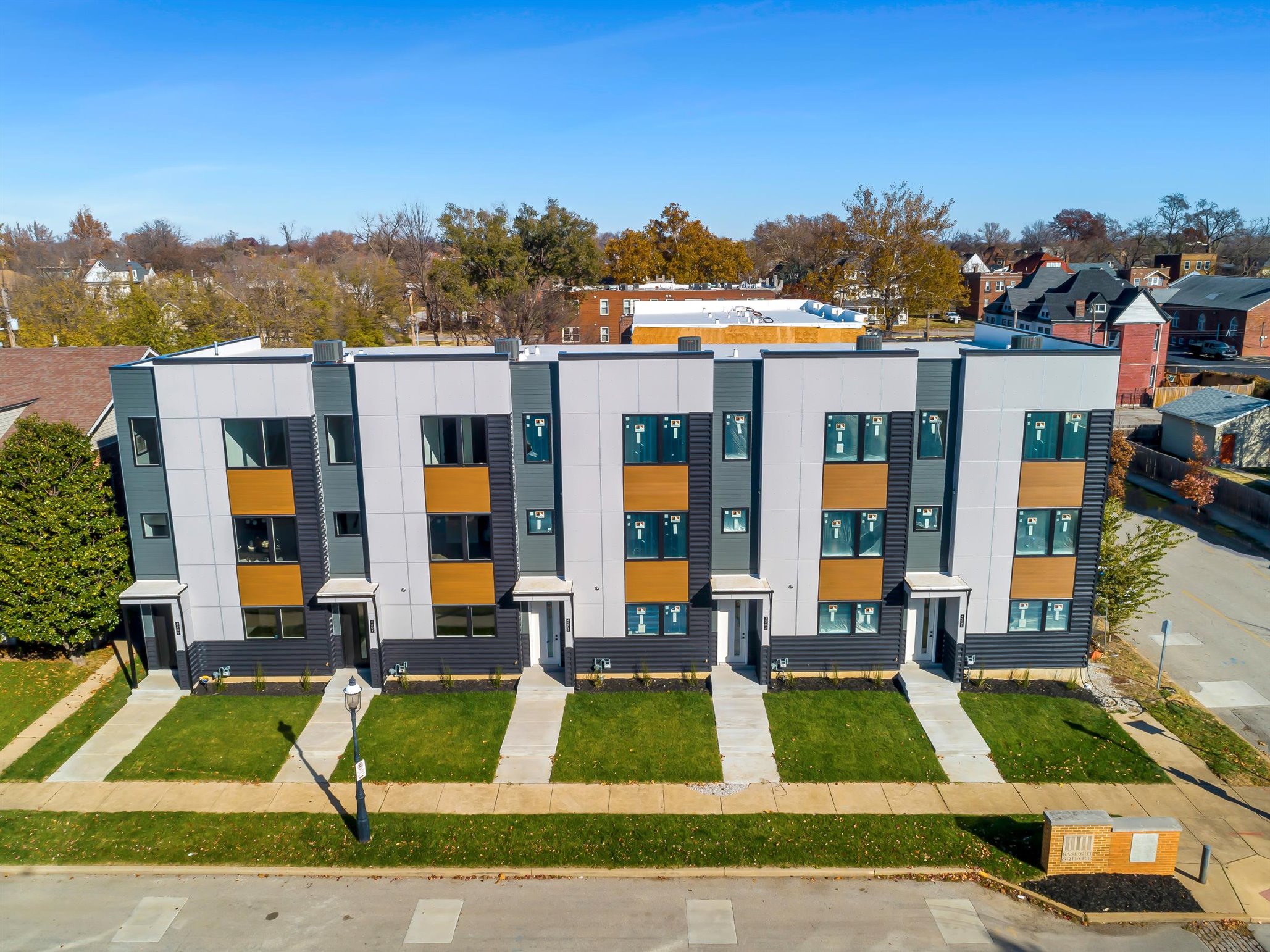 Is a Townhome Right for You? header image.