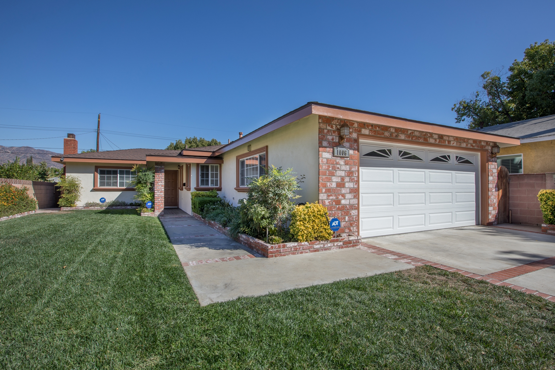 1006 North Brighton St, Burbank header image.