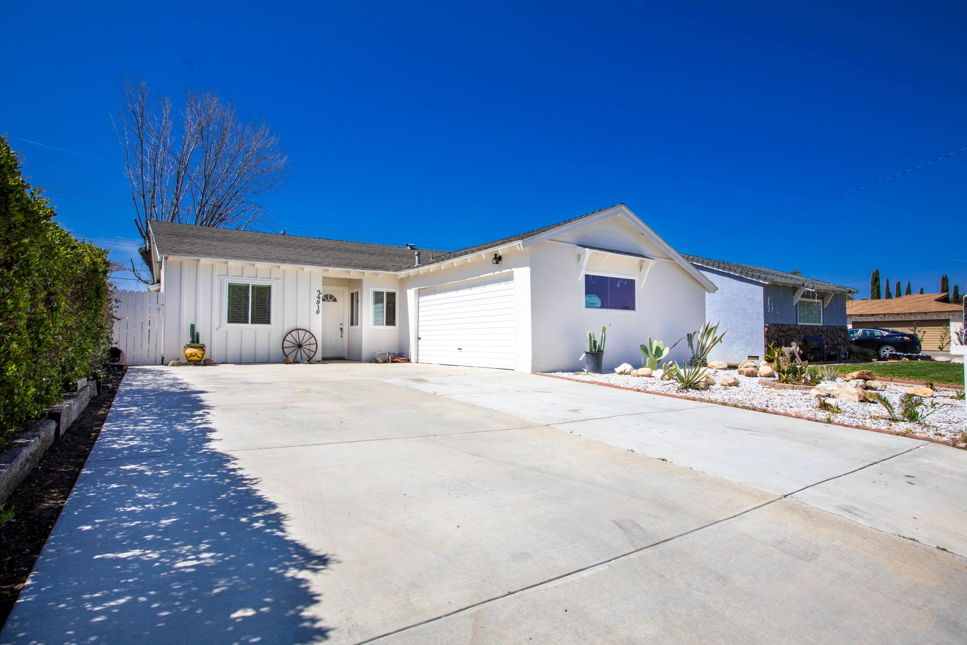 24919 Alderbrook Dr, Newhall header image.