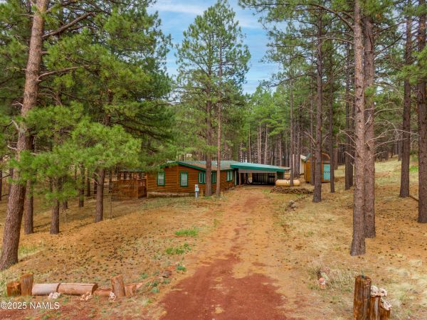 1777 N Nottingham DR, Parks, AZ 86018 header image.