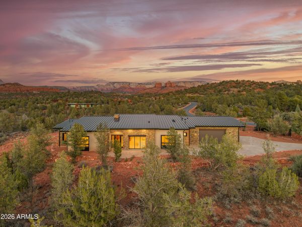 10 Amber Cliffs Way Sedona, AZ 86336 header image.
