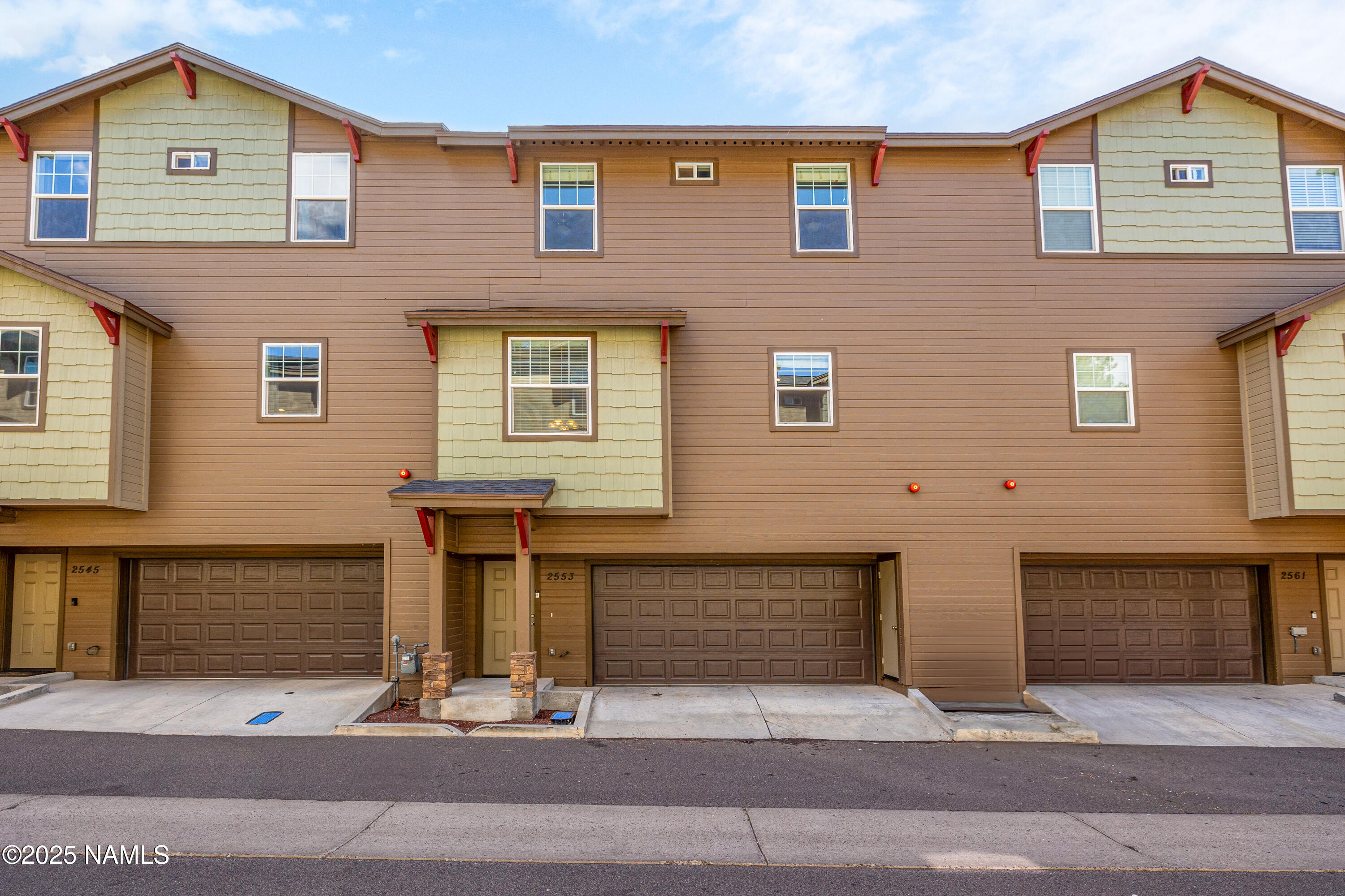 2553 W Cripple Creek Drive, Flagstaff, AZ 86001 header image.