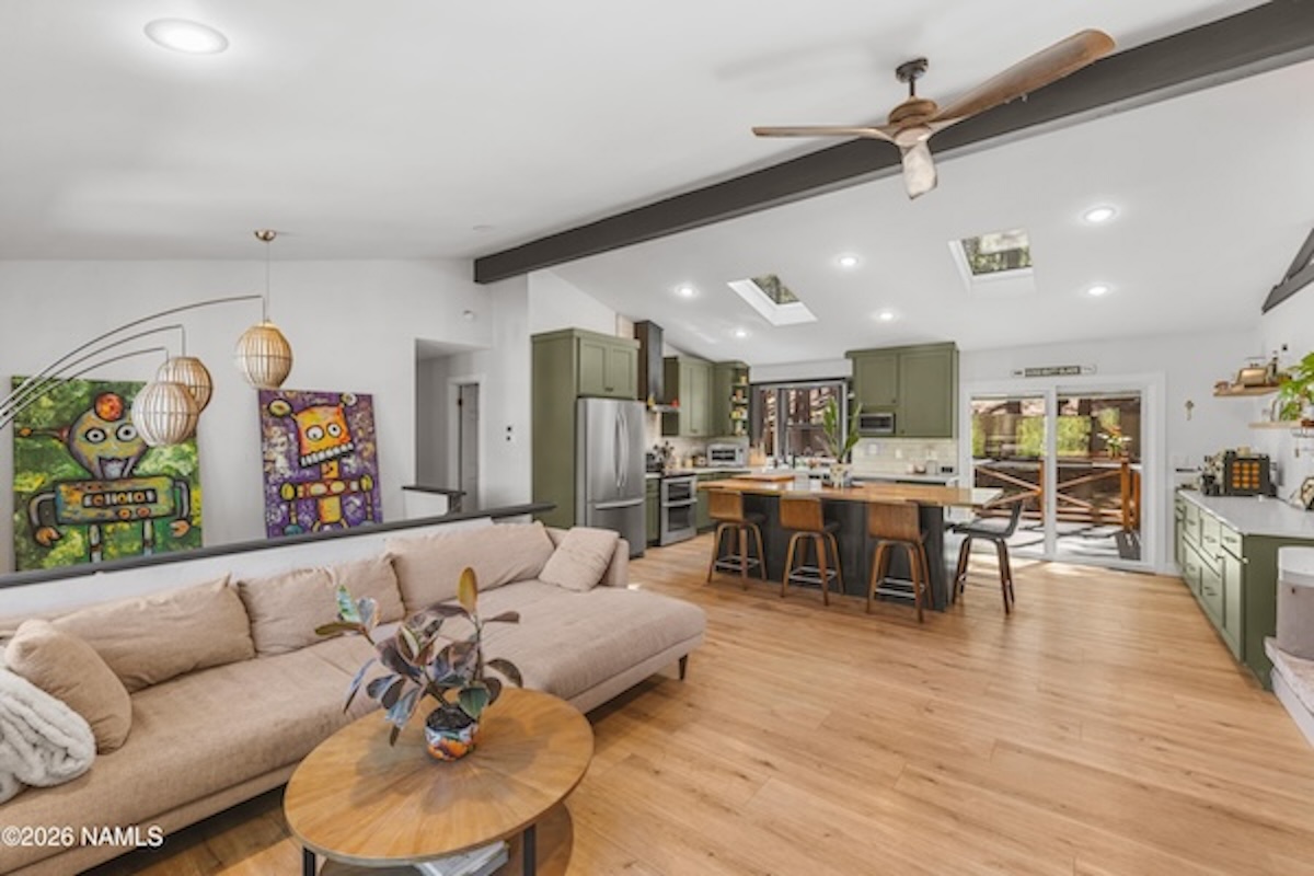 Remodeled 4-Bed Home for Sale in Cheshire, Flagstaff, AZ