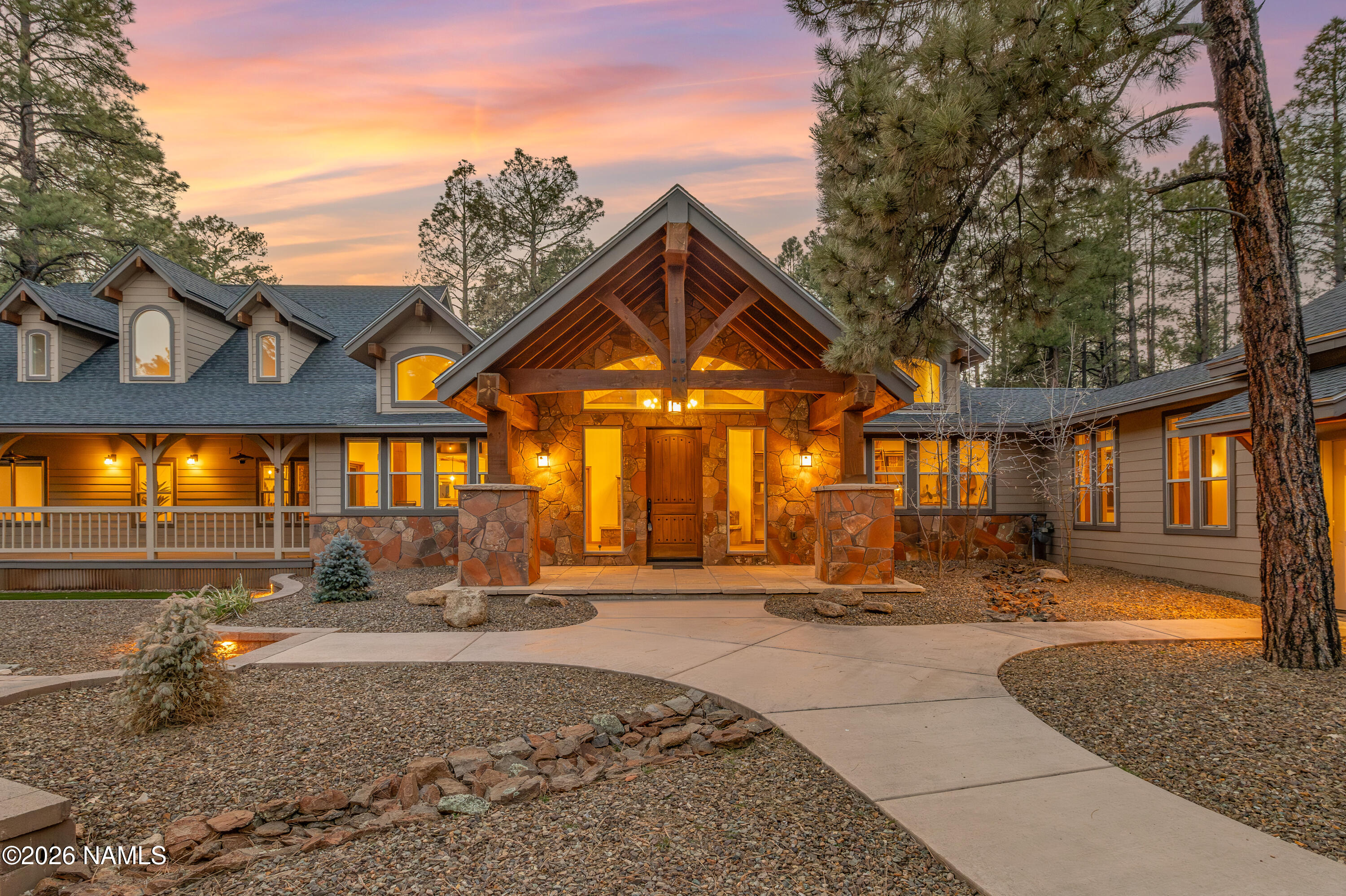 890 E Hattie Greene Flagstaff, AZ 86001 header image.