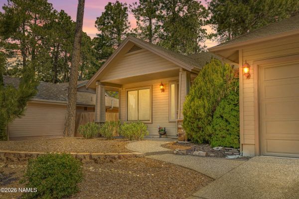 2334 S Highland Mesa Rd Flagstaff, AZ 86001 header image.
