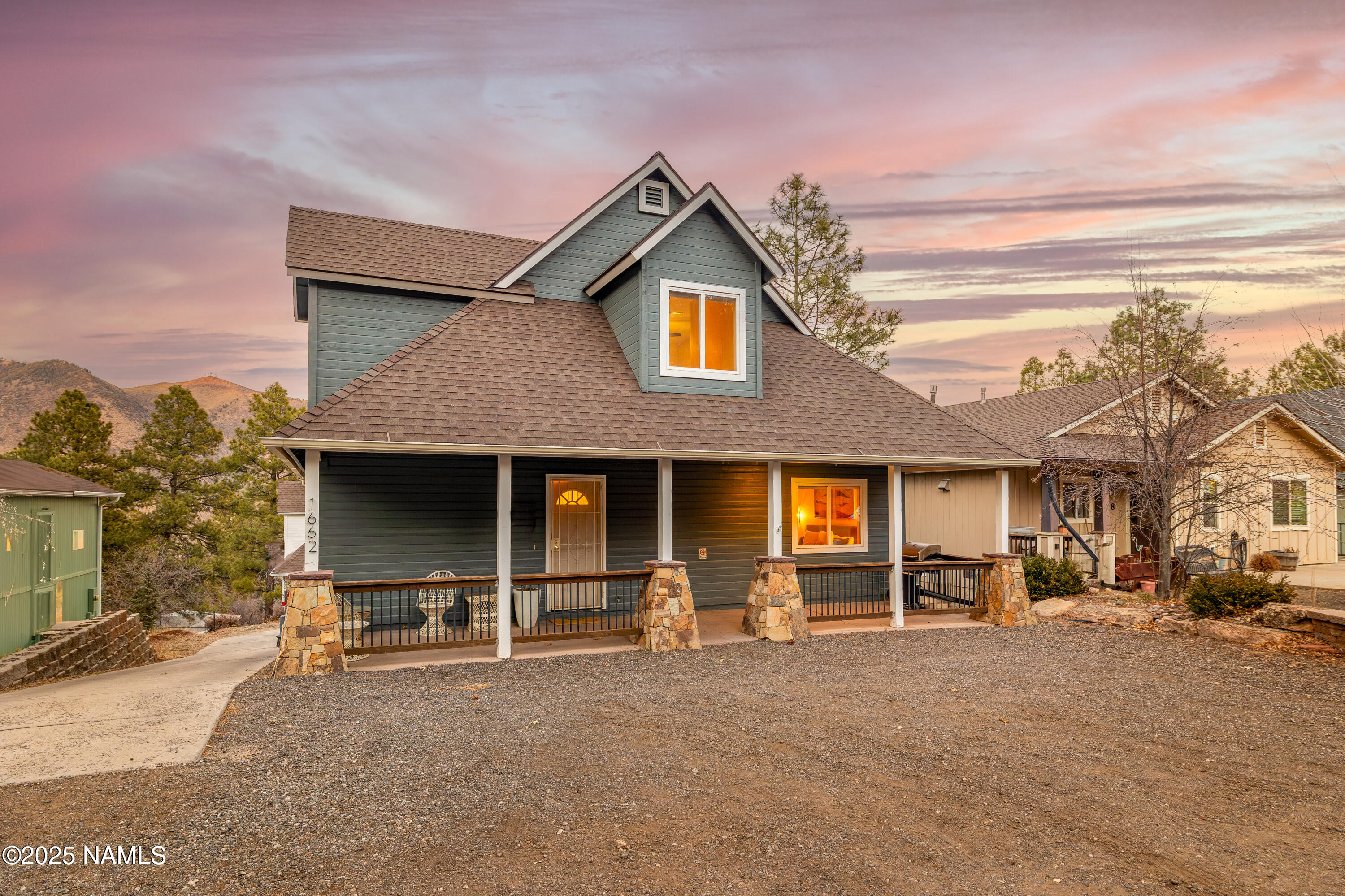 1662 E Mountain View Ave Flagstaff, AZ 86004 header image.