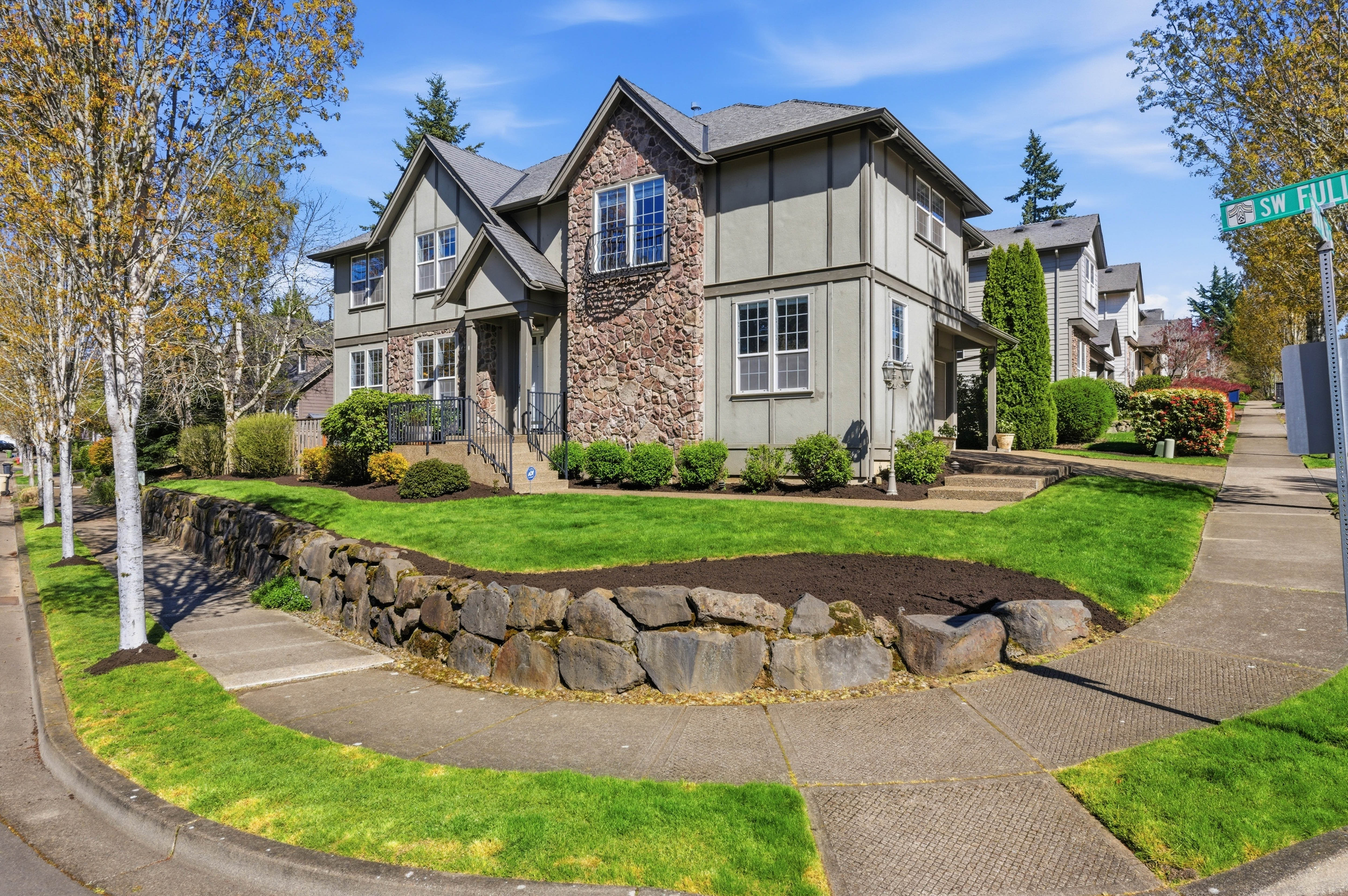 NEW LISTING! header image.