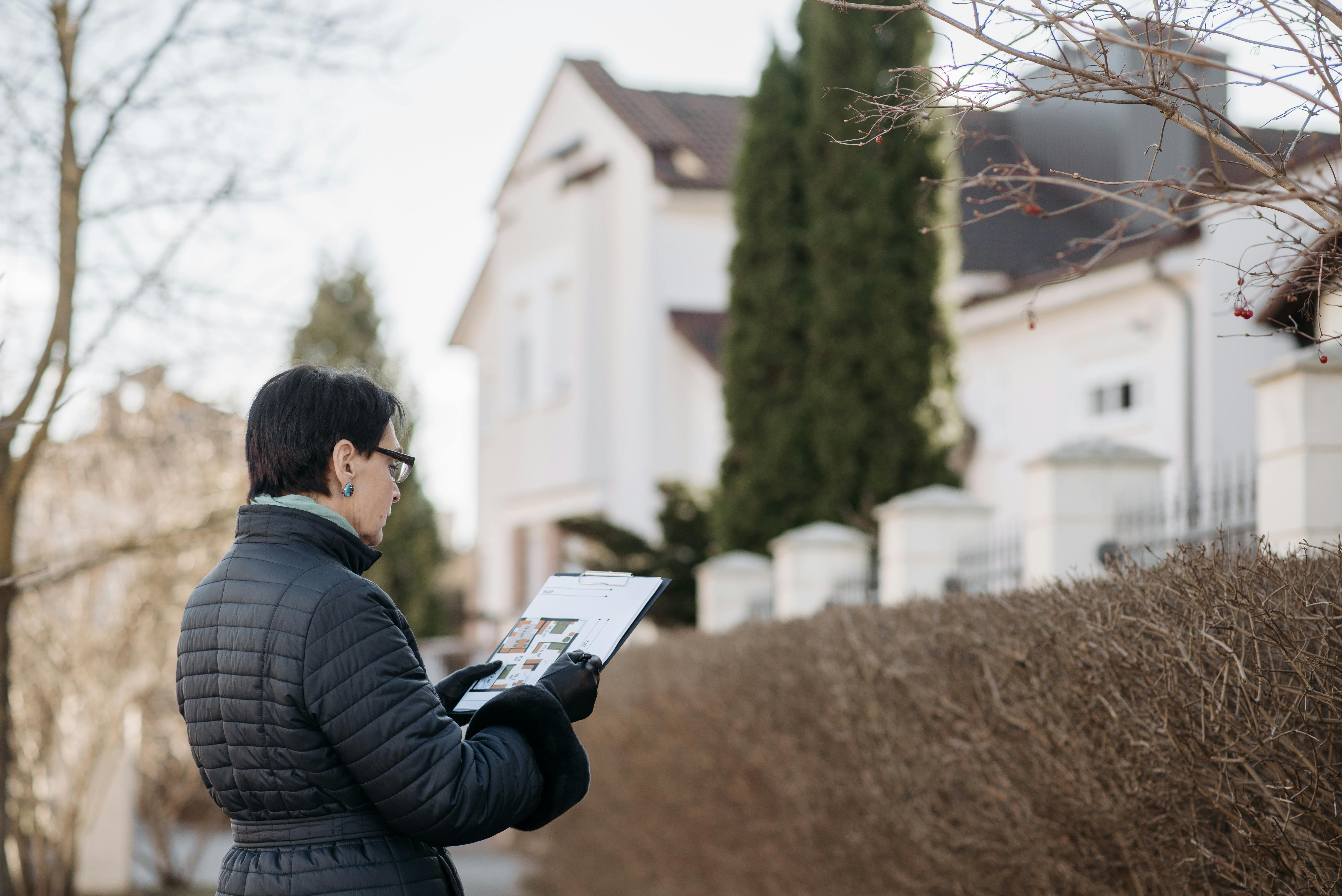 Ensuring Your Home is HOA Compliant Before Listing for Sale header image.