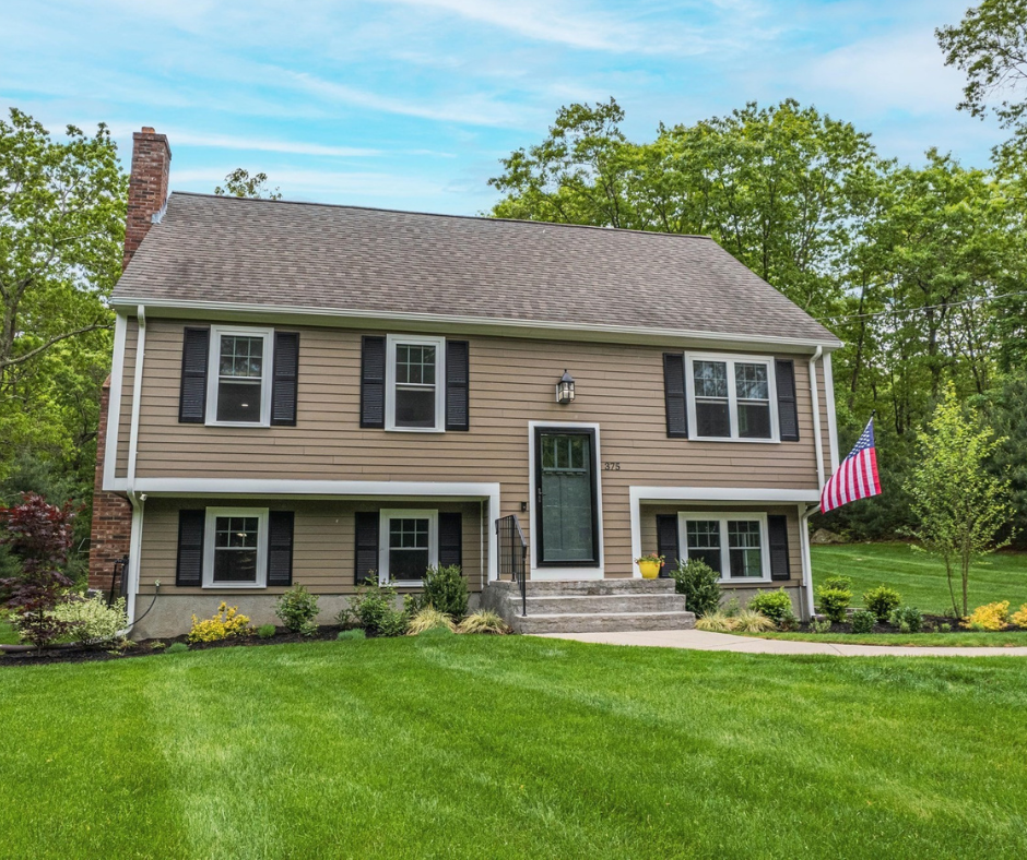 Massachusetts Market Update: August 2024 header image.