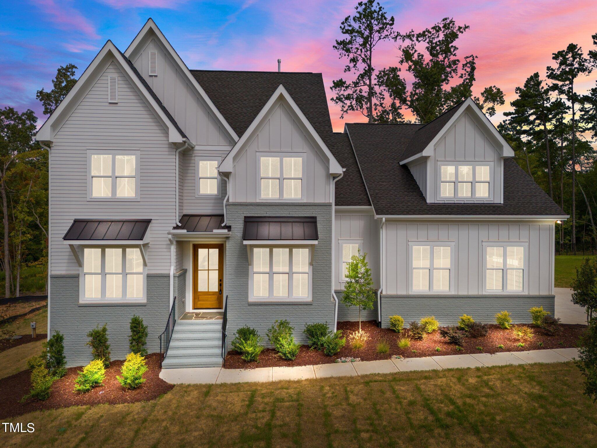 The Emotional Journey of Rightsizing: Tips for Downsizing in the Raleigh or Wake County Area header image.