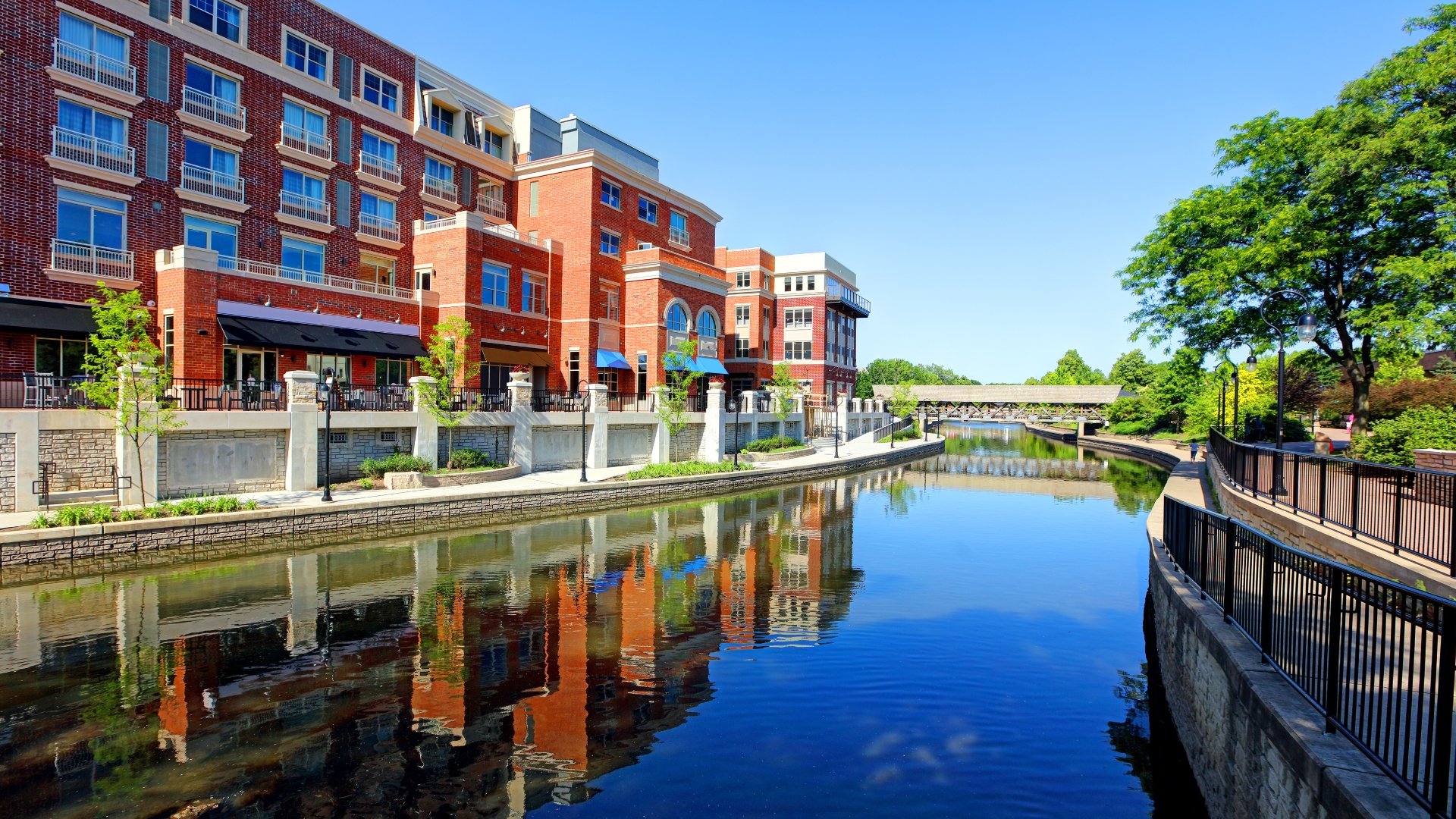 Naperville Real Estate Guide 2025: History, Housing Market & Where to Buy header image.