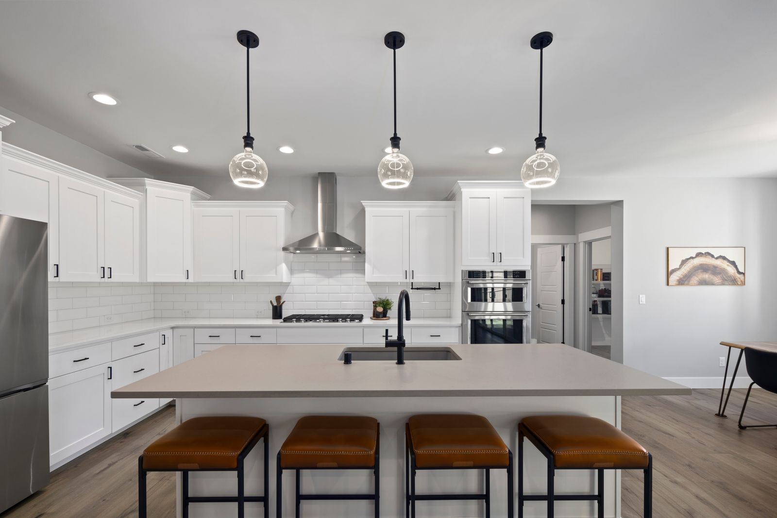10 Free Ways to Improve Your Home Value Before You Sell header image.
