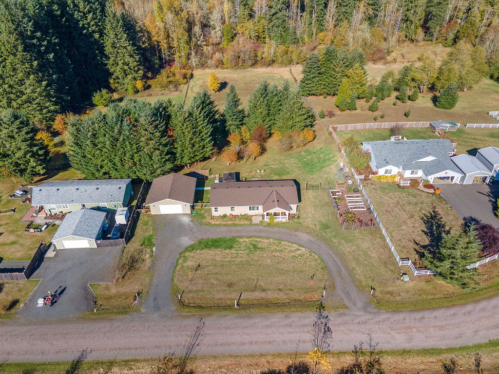 How to Sell One Home and Buy Another Without Feeling Overwhelmed in Pierce and King County header image.