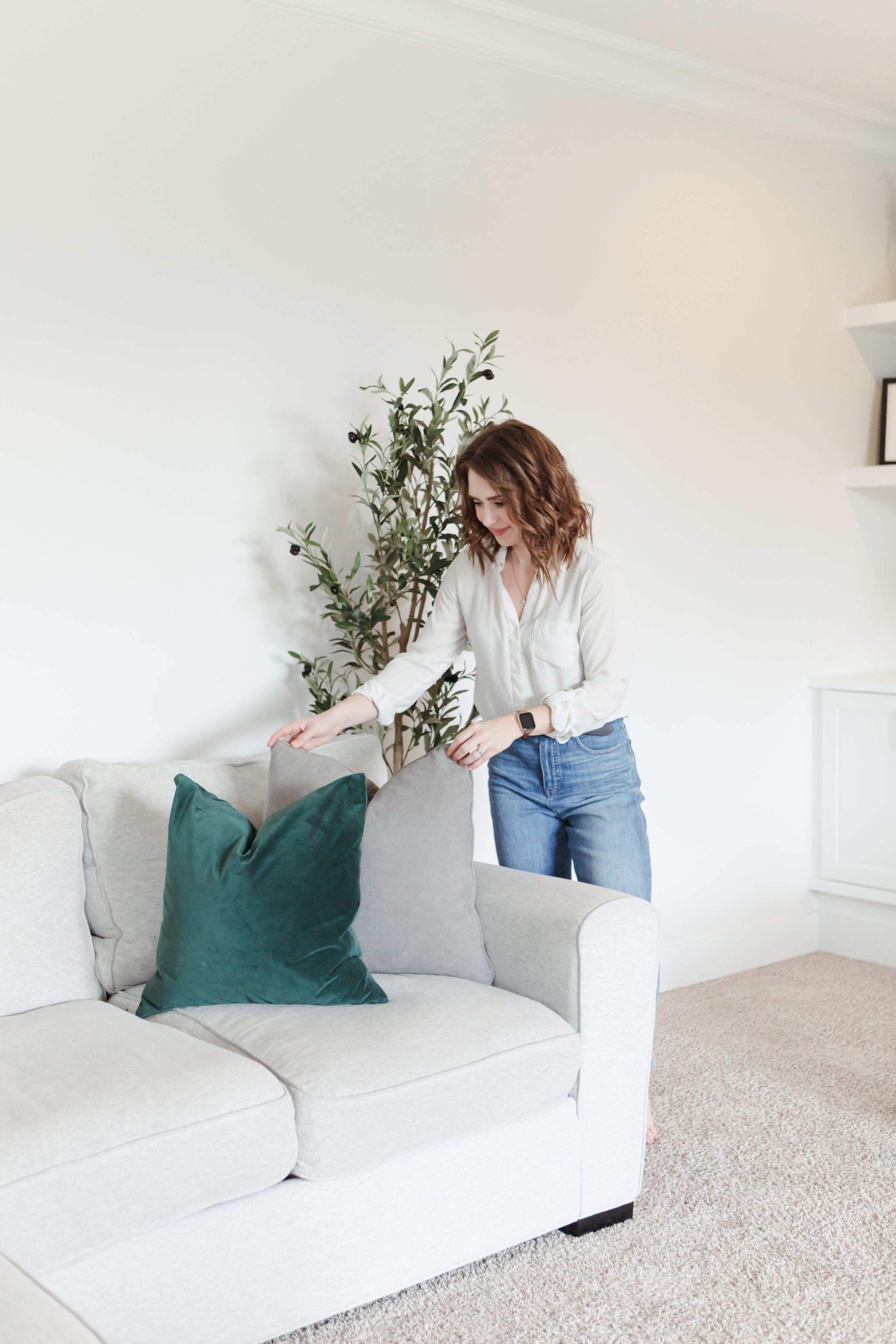 Make Buyers Fall in Love by Depersonalizing Your Home header image.