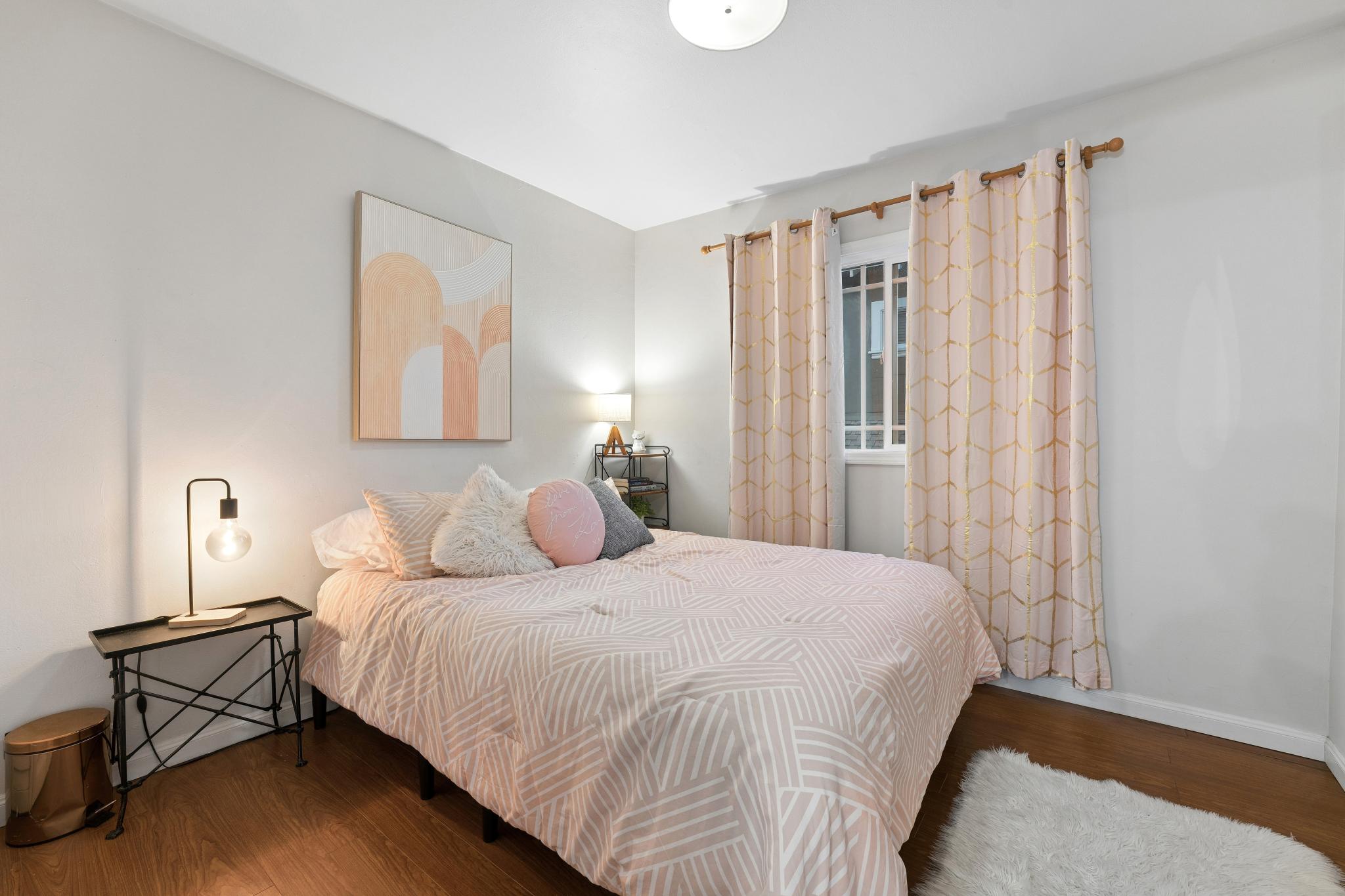 Secondary bedroom at 1390 E 31st St in Oakland, CA