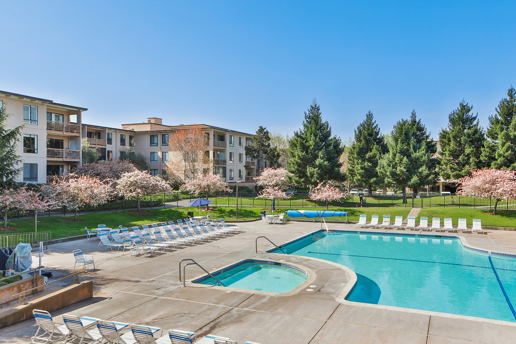 Nearby amenities in Watergate.