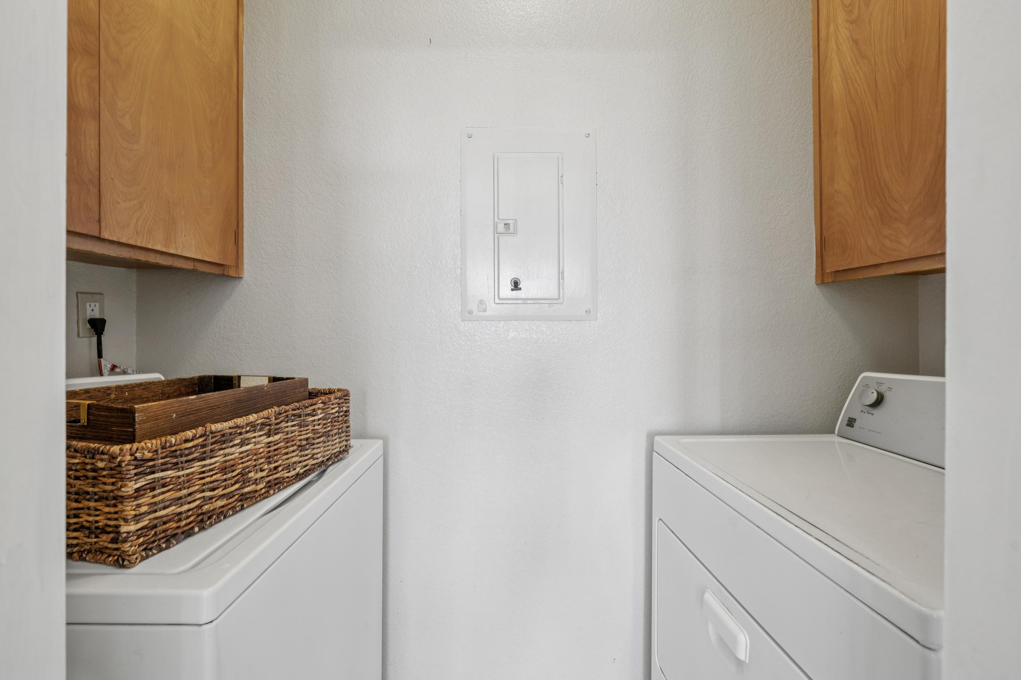In-unit laundry at 183 Schooner Ct, Marina Bay, Richmond