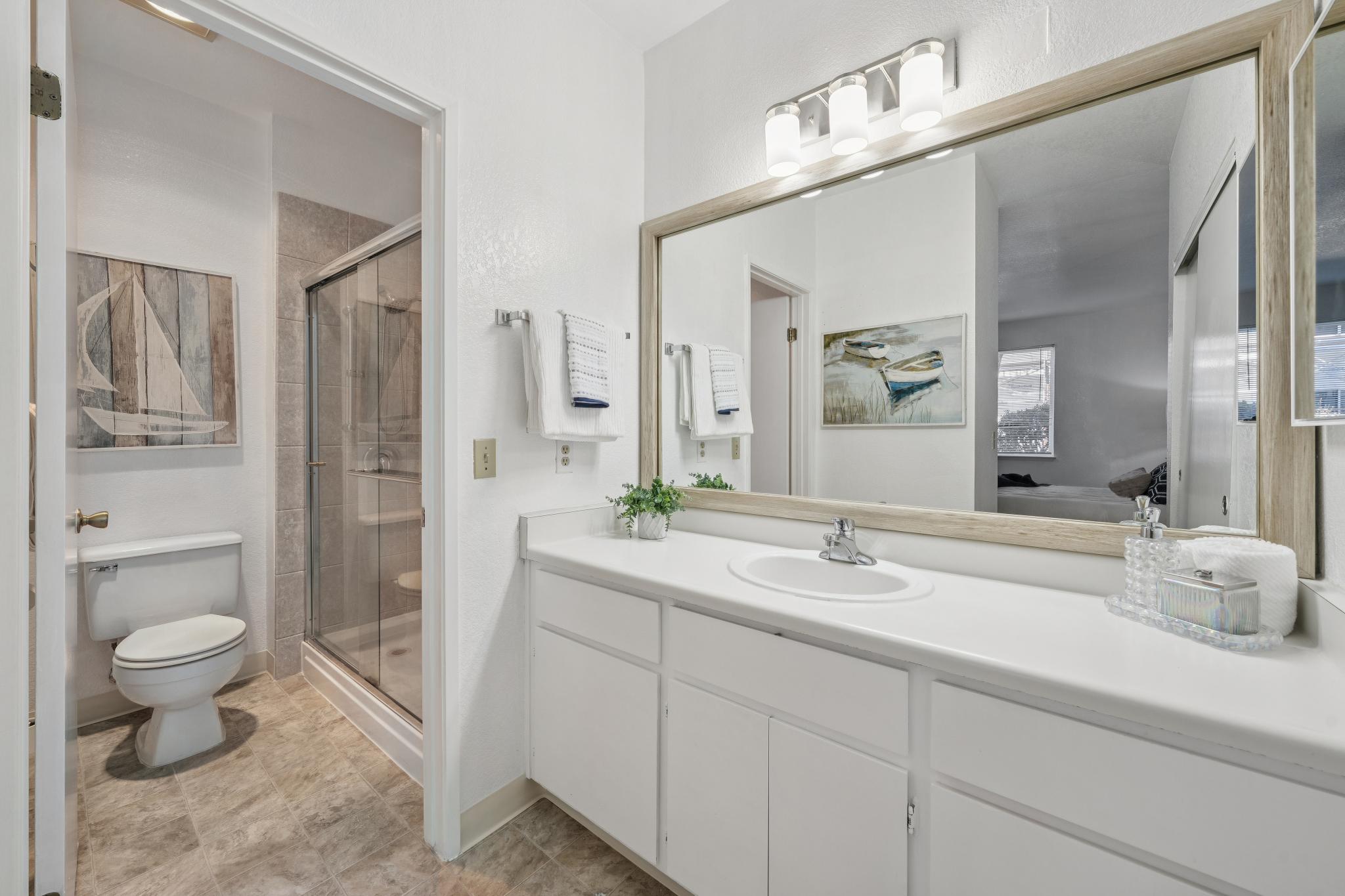 Primary bathroom vanity and bath at 183 Schooner Ct, Marina Bay, Richmond