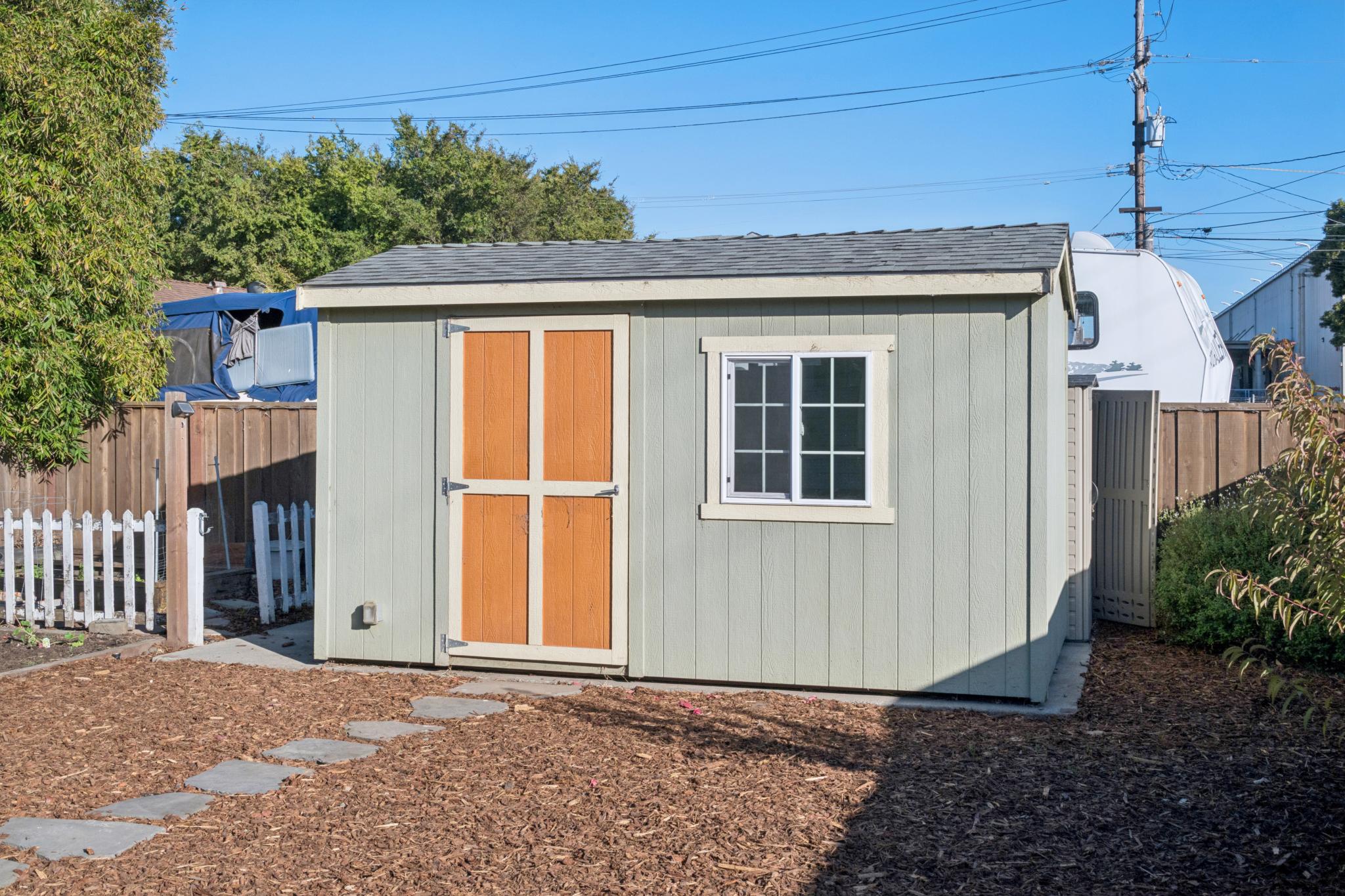 Detached backyard workshop at 5104 Tehama Ave in Richmond