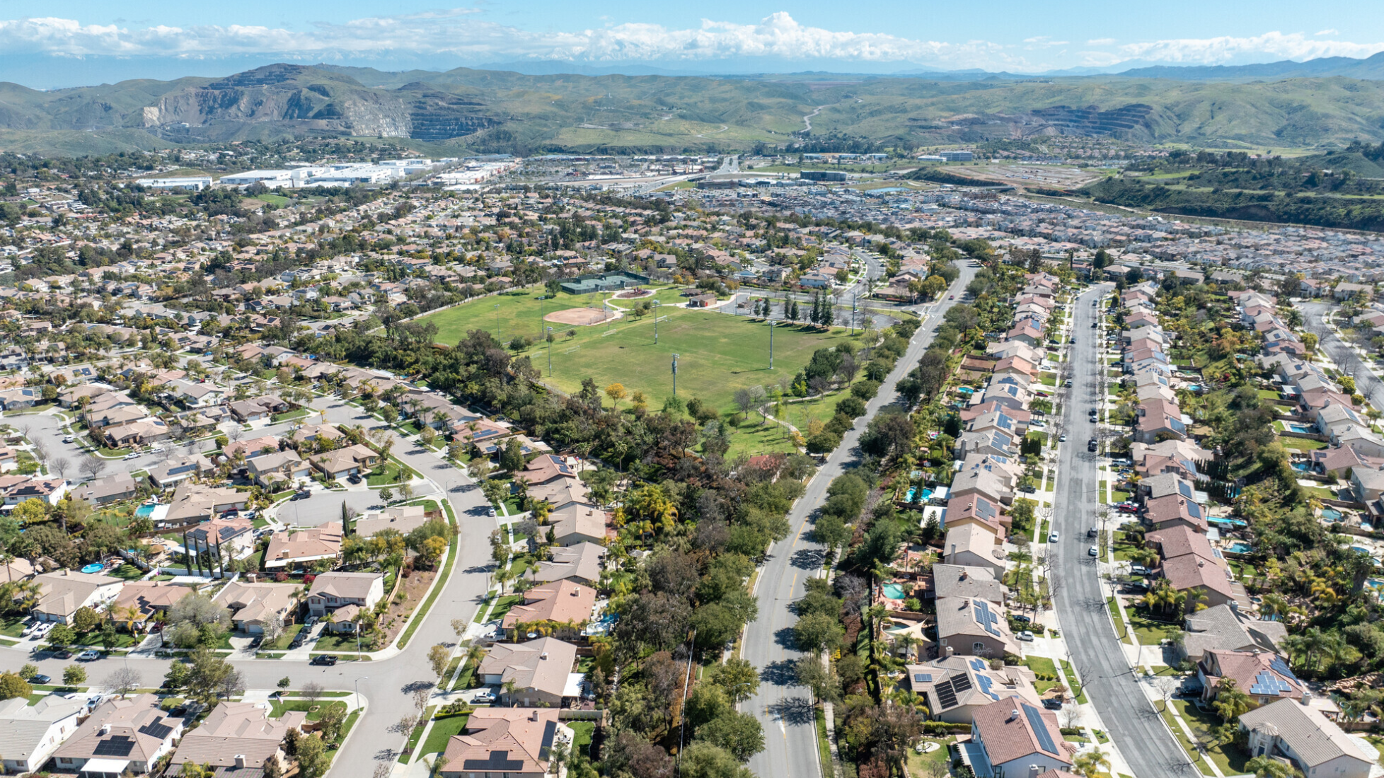 Eagle Glen vs. The Retreat: Which Luxury Neighborhood Is Right for You? header image.
