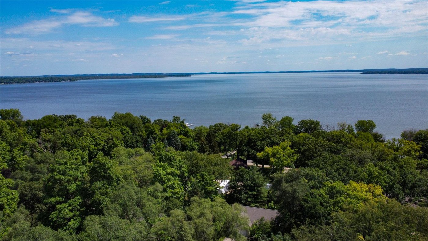 Discover the Hidden Gems: The Most Beautiful Lakes of Dane County, Wisconsin header image.