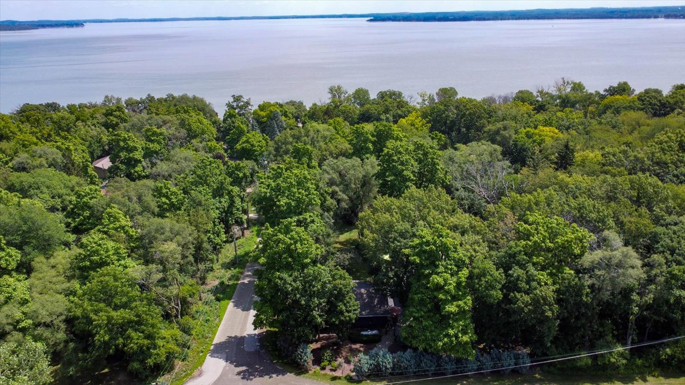 Living in Dane County: The Ultimate Neighborhood Comparison Guide header image.