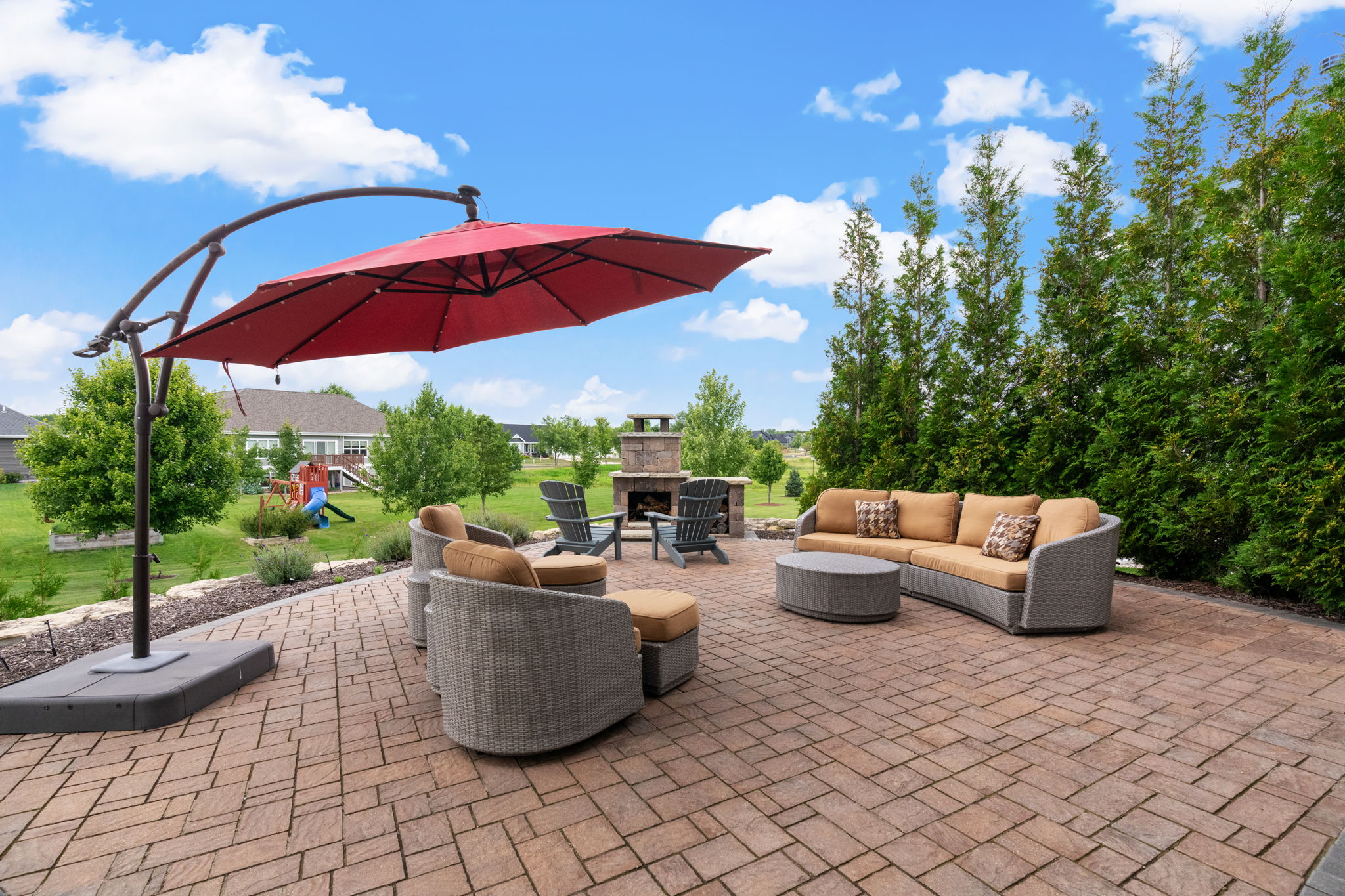 Top Reasons to Choose the Ferraro Real Estate Team for Investment Property Sales header image.