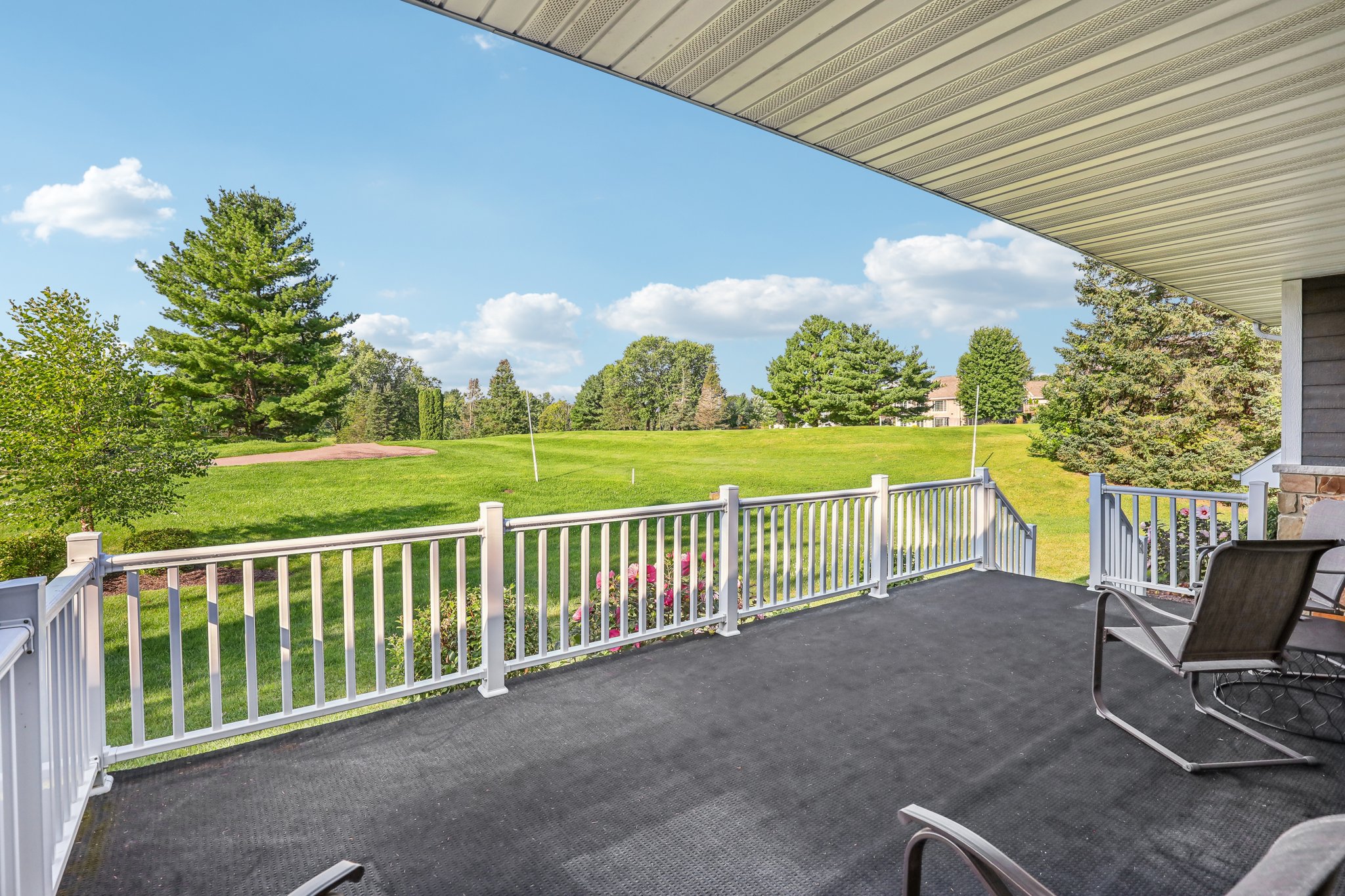 Top Reasons to Choose the Ferraro Real Estate Team for Home Buying header image.