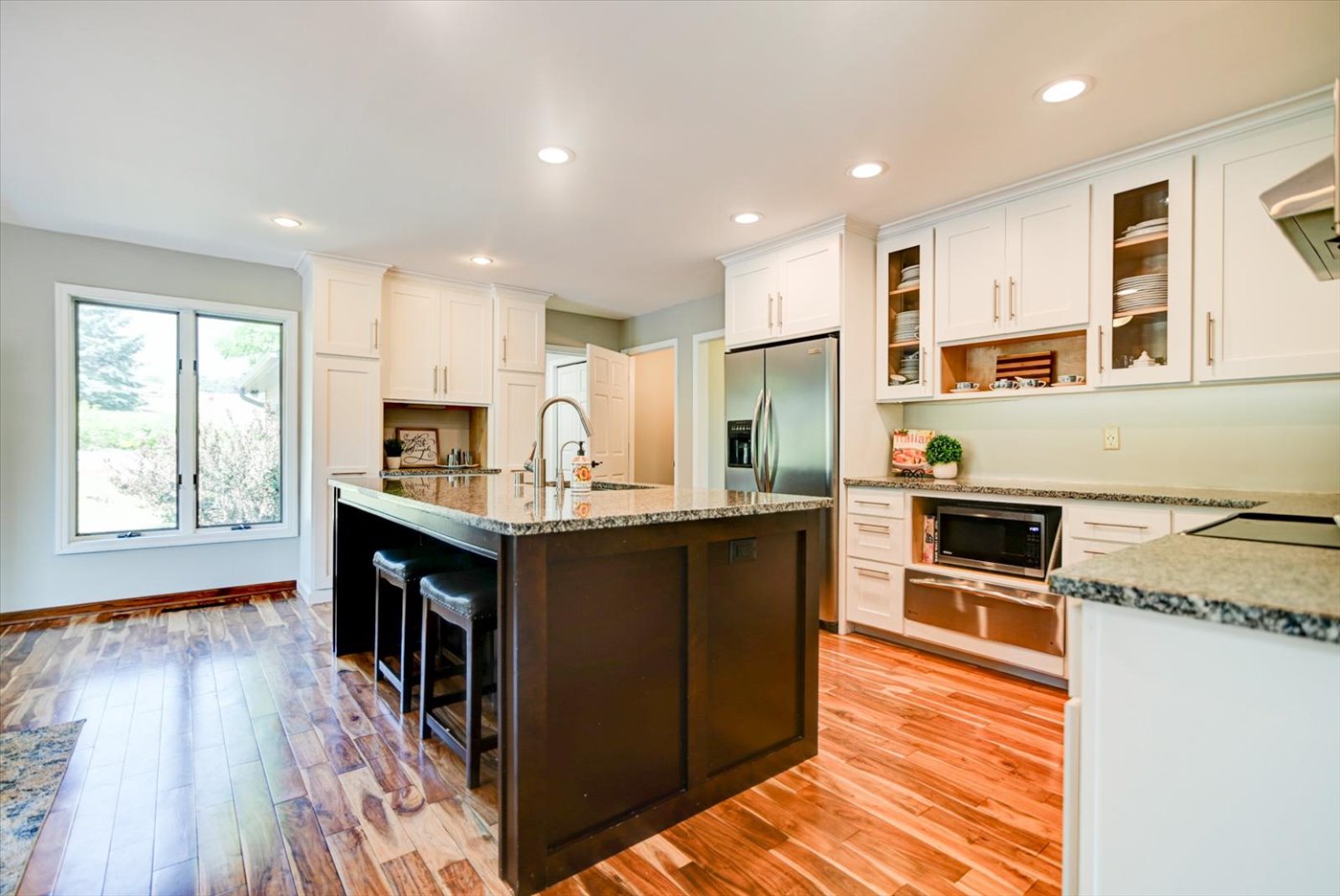 Top Reasons to Choose the Ferraro Real Estate Team for Investment Property Sales in Cottage Grove, WI header image.