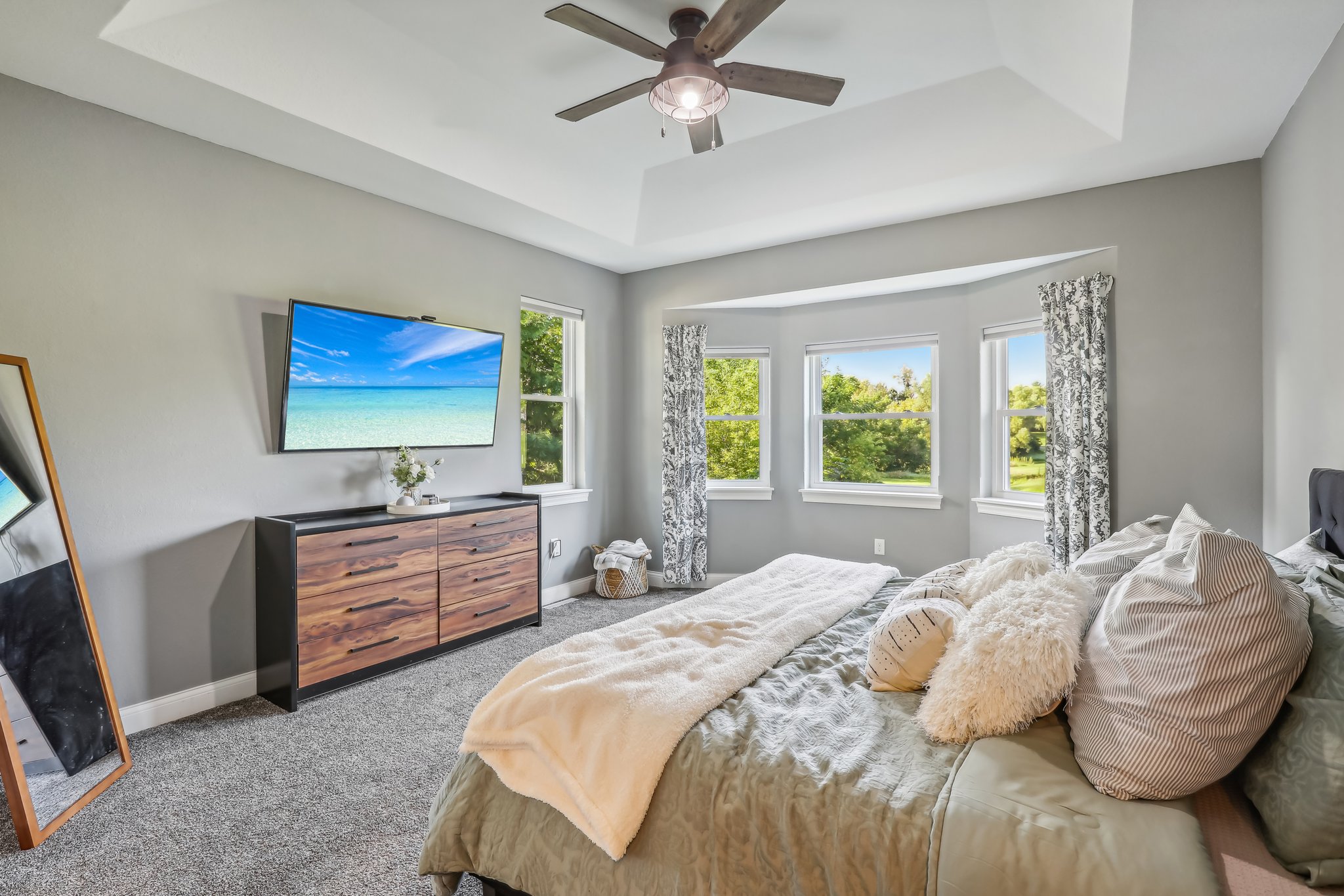 Top Reasons to Choose the Ferraro Real Estate Team for Home Selling in Cottage Grove, WI header image.