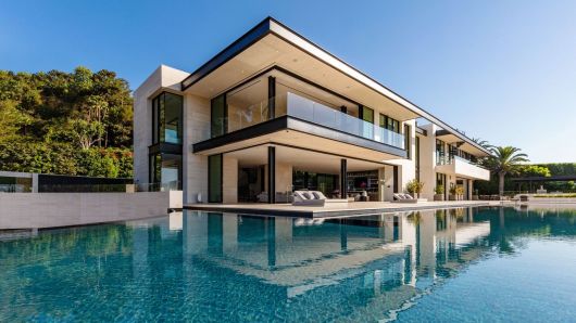 Is a Bigger House Really Better? header image.