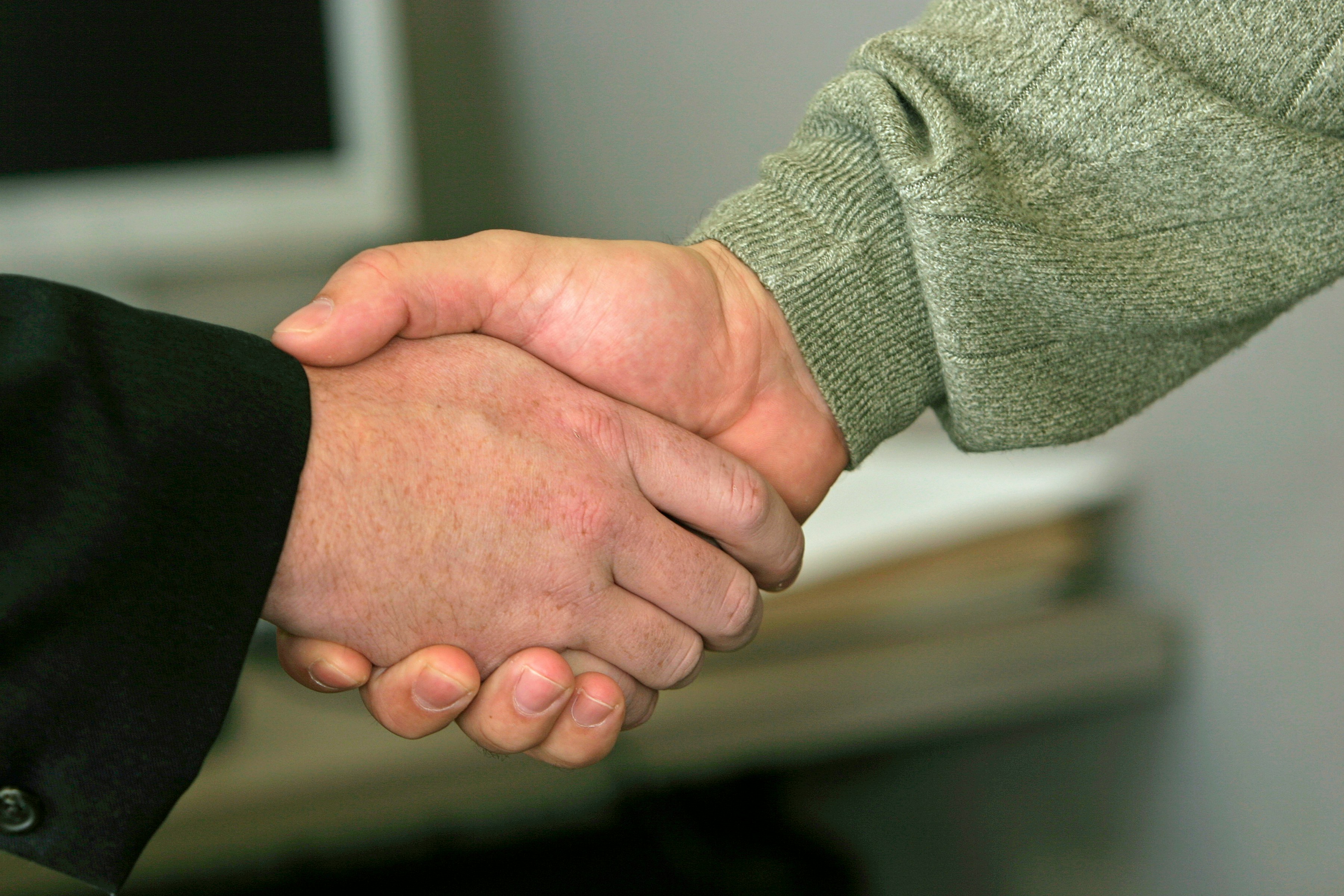 Working with a Real Estate Agent - Smooth Home Buying or Selling Experience header image.