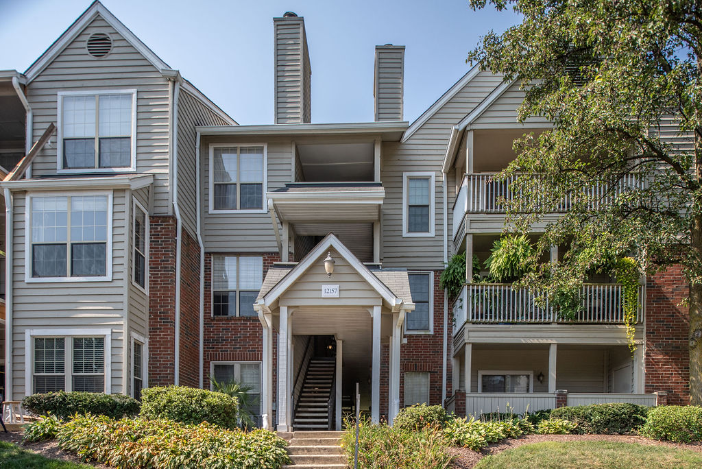Penderbrook 12157 Penderview Terrace #806, Fairfax, VA 22033 Open House! By-12:45Team header image.