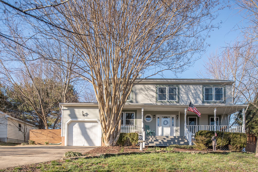 Breezewood 107 Chinaberry Dr, Fredericksburg, VA 22407 Open House! By-12:45Team header image.
