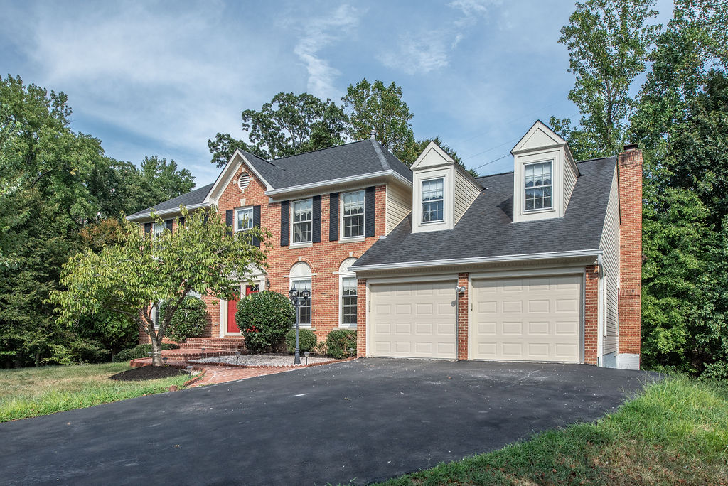 Crosspointe 8601 Chase Pointe Way, Fairfax Station, VA 22039 Open House! By-12:45Team header image.