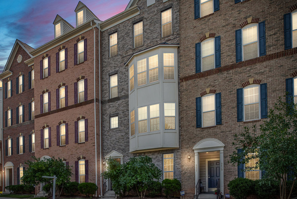 Lee Square 9433 Stonewall Rd, Manassas, VA 20110 Open House! By-12:45Team header image.