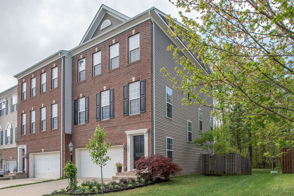 South Market 16047 Pitner St, Haymarket, VA 20169 Just Listed! By-12:45Team header image.