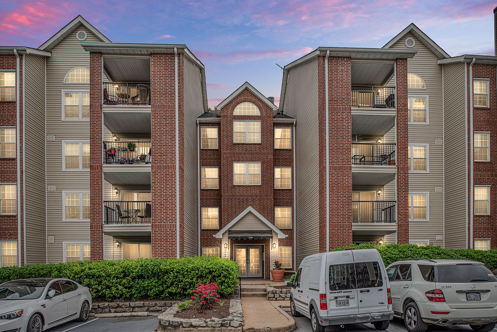 Pointe at Park Center 3309 Wyndham Cir #4171 Alexandria VA 22302 Open House! By-12:45Team header image.