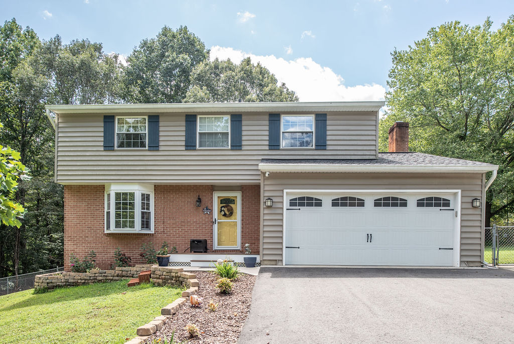 Lake Arrowhead 22 Ash Lane, Stafford VA 22556 Just listed! By-12:45Team header image.