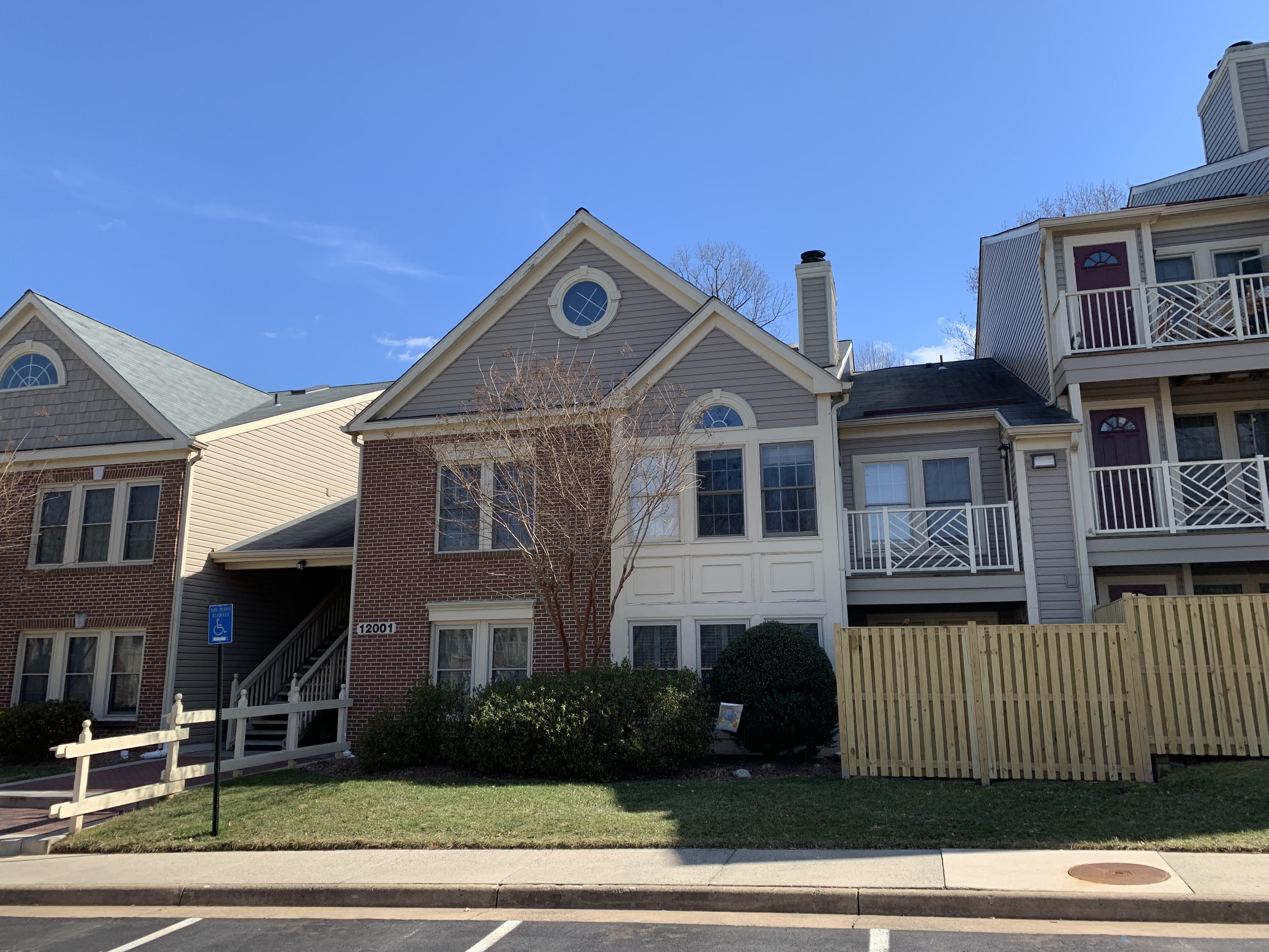 Oxford House 12001 Ridge Knoll Dr Unit #810A, Fairfax, VA 22033 Coming Soon! By-12:45Team header image.