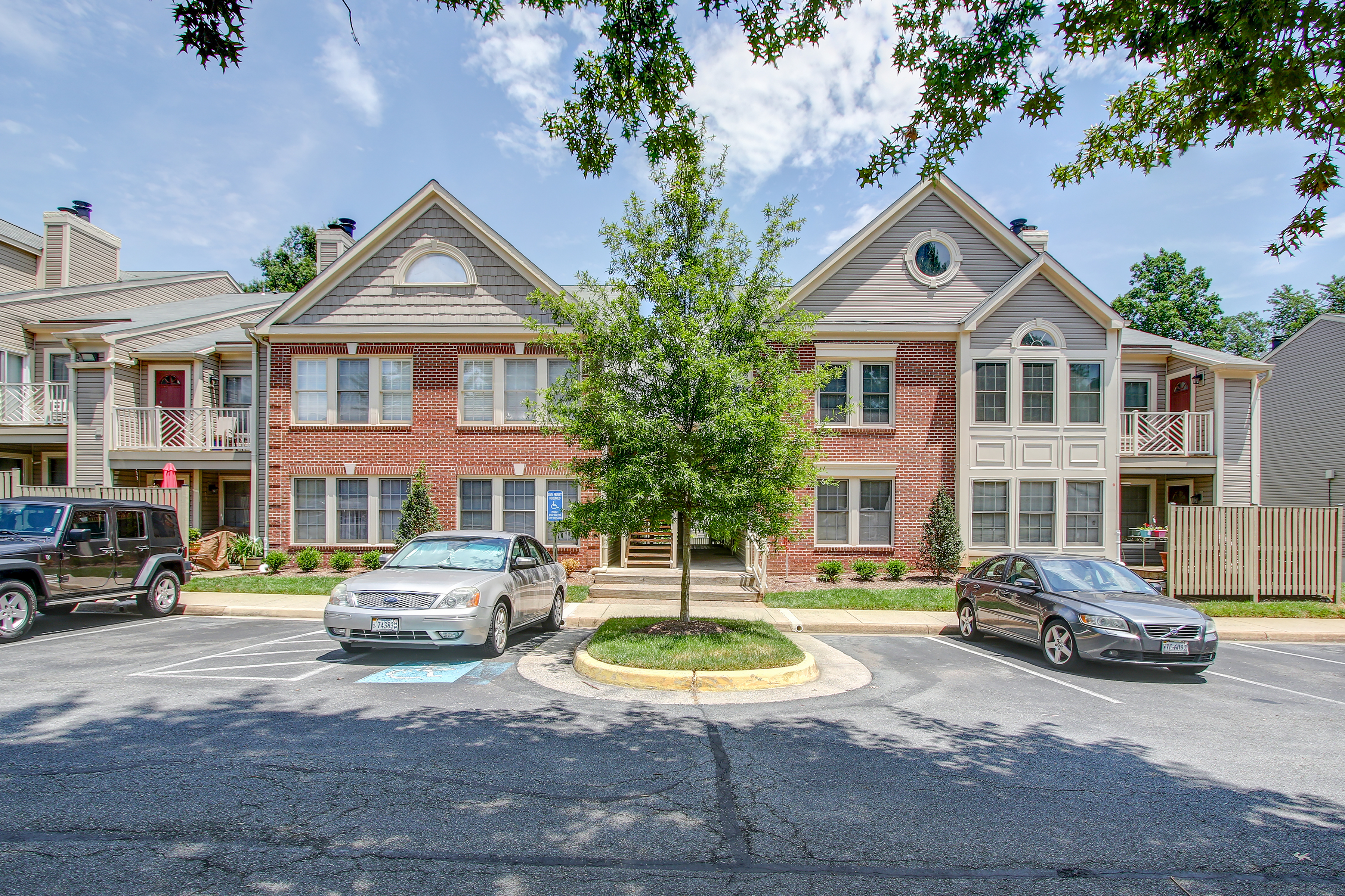 Oxford House 12010 Ridge Knoll Dr 603B, Fairfax, VA 22033 Open House! By-12:45Team header image.