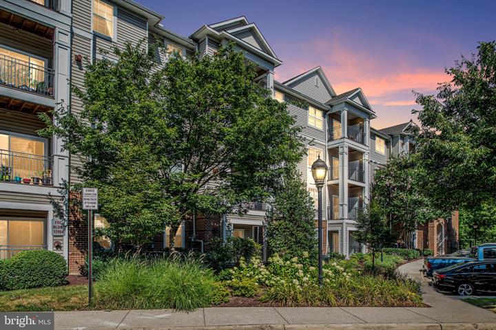 12956 Centre Park Cir #110, Herndon, VA, 20171 - Just Listed!! header image.