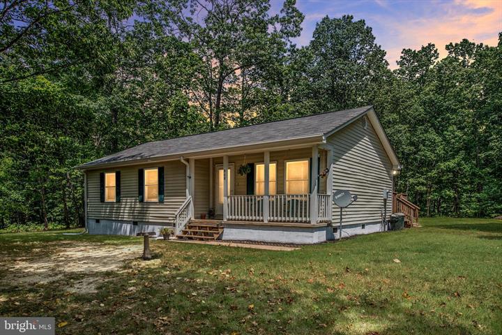 908 Chestnut Avenue, Mineral, VA 23117 - Just Listed by 12:45 Team!! header image.