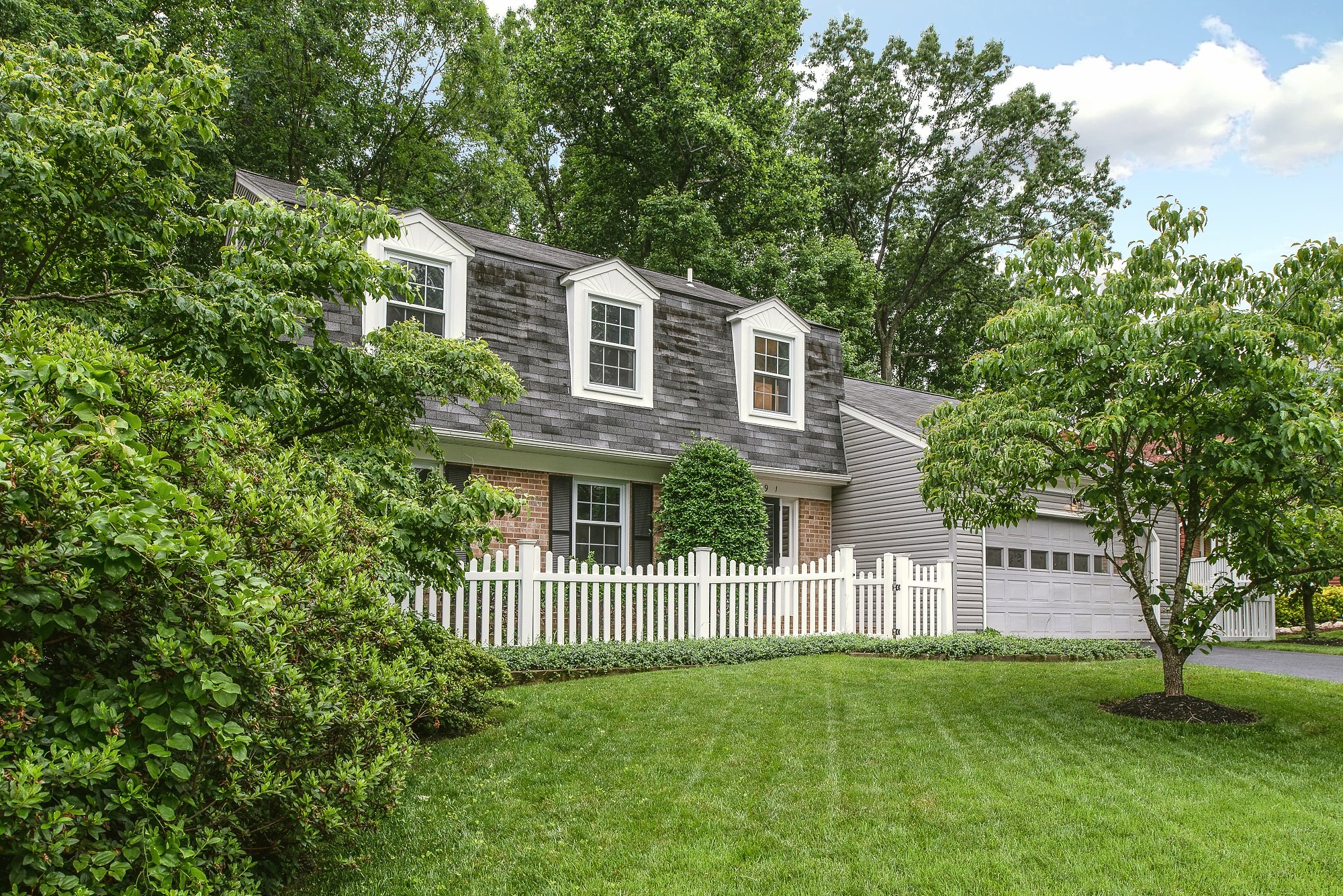 Kenwood Oaks 6391 Phillip Ct, Springfield, VA 22152 Open House! By-12:45Team header image.