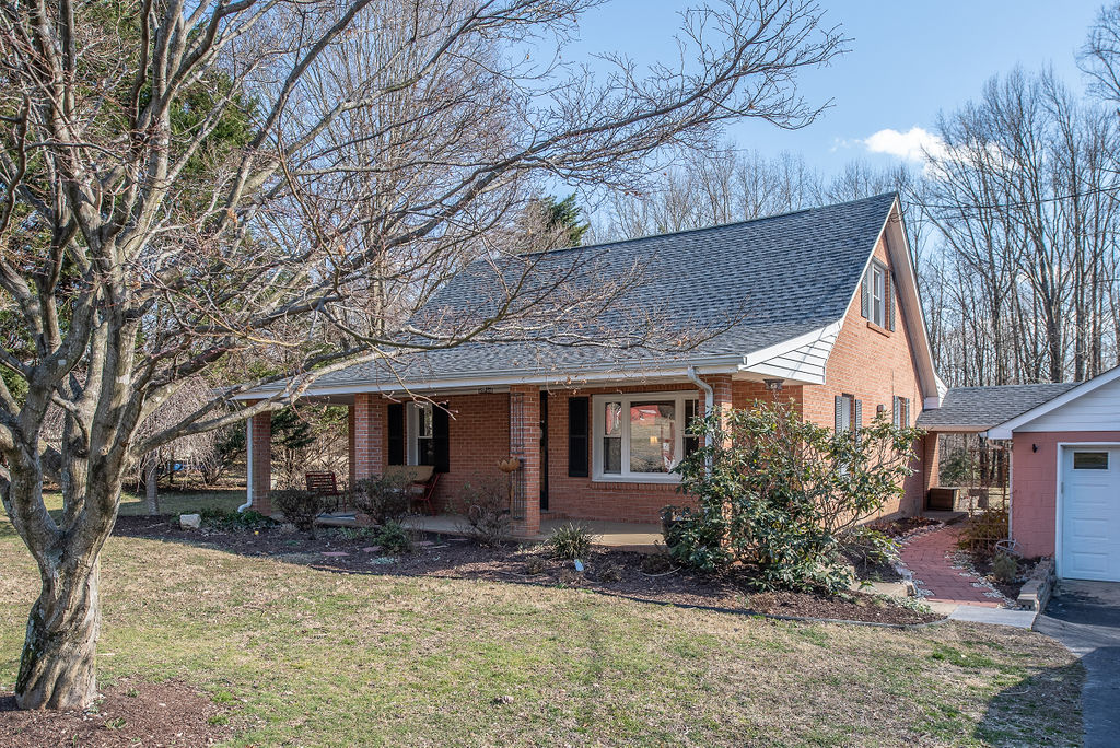 Herman W. Snellings 21 Snellings Ln, Fredericksburg, VA 22406 Just Listed! By-12:45Team header image.