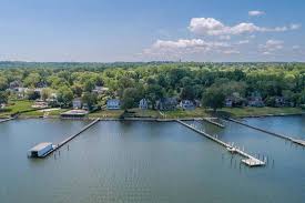 What Is Arnold, MD known for? header image.